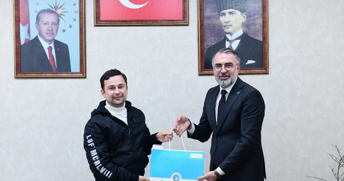 Bursa Kestel’de KPSS hazırlığı yapan gençlere destek