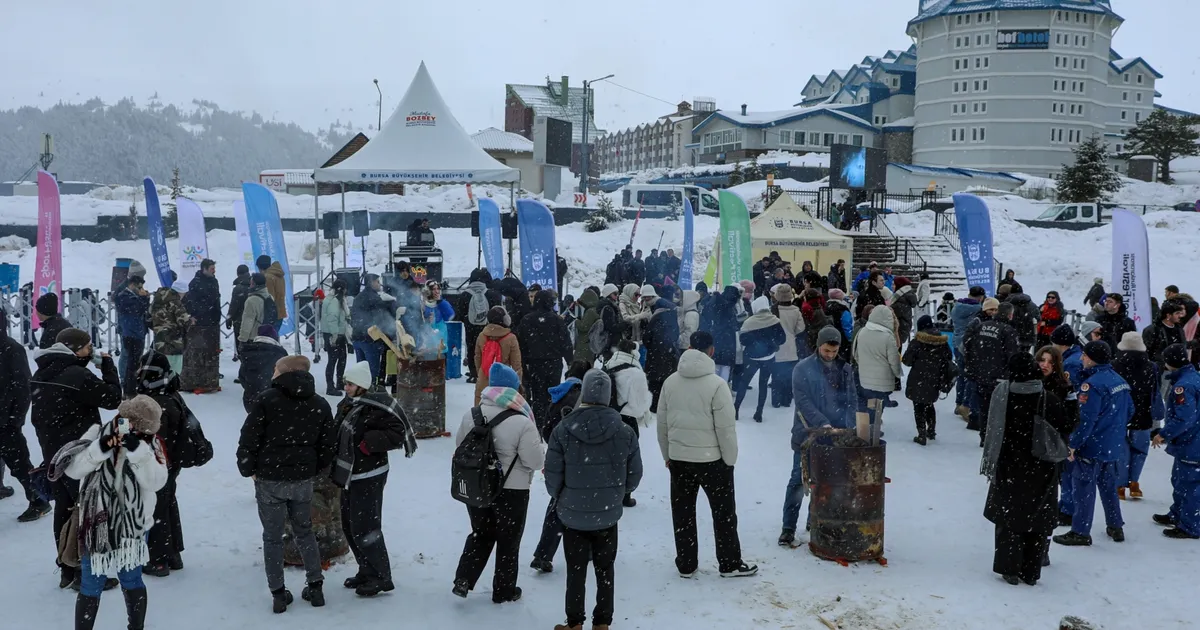 Uludağ Zirvesinde Gençlik Buluşması